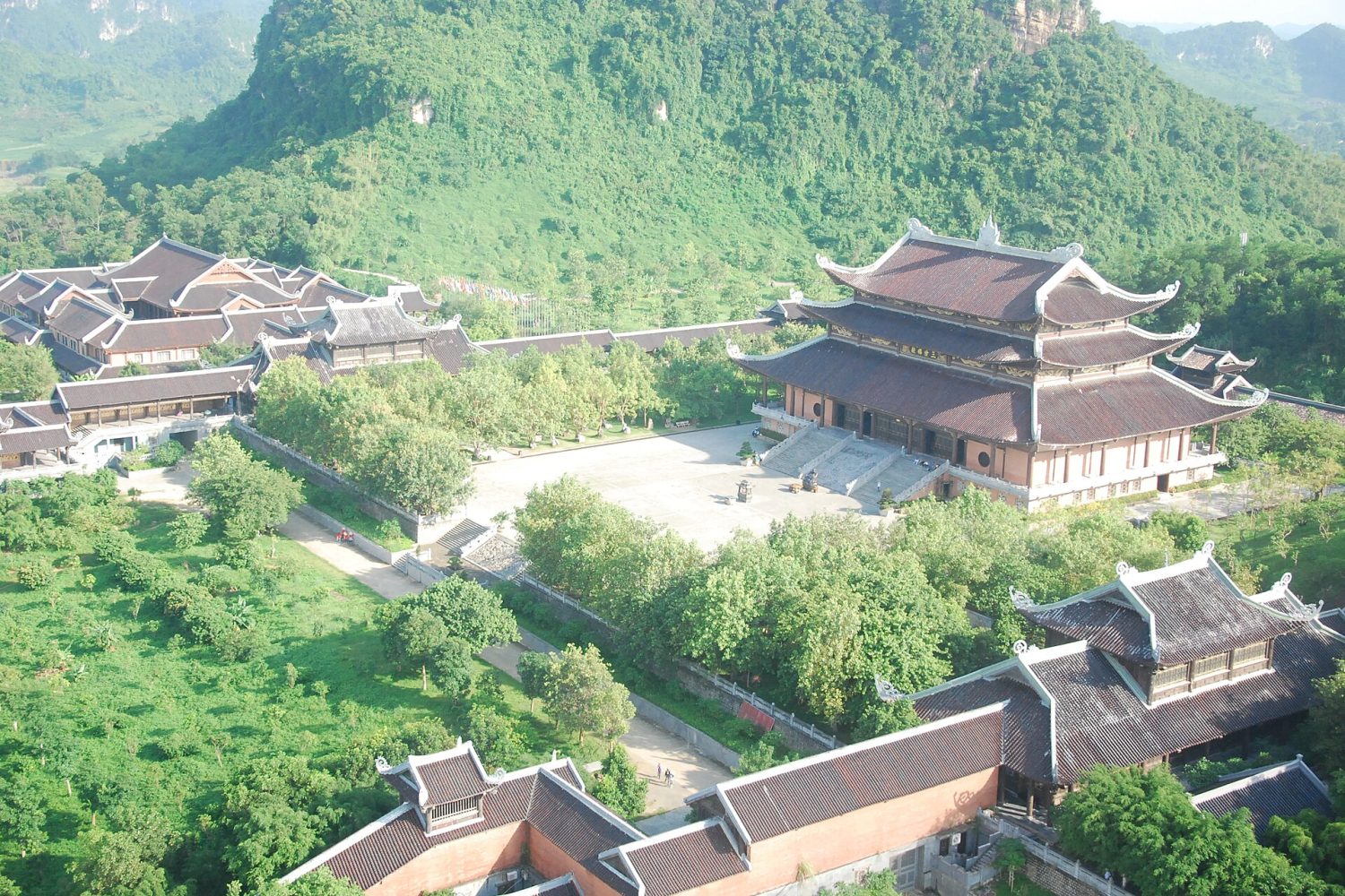 Hang Múa – Hoa Lư – Hà Nội