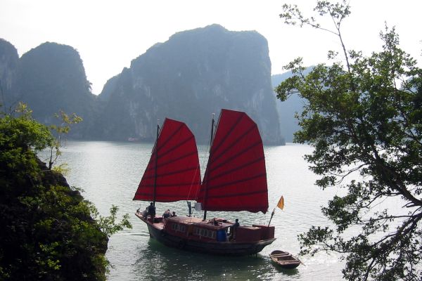 Hạ Long – Ngủ đêm du thuyền 5 sao trên vịnh 2N1Đ — ảnh 2