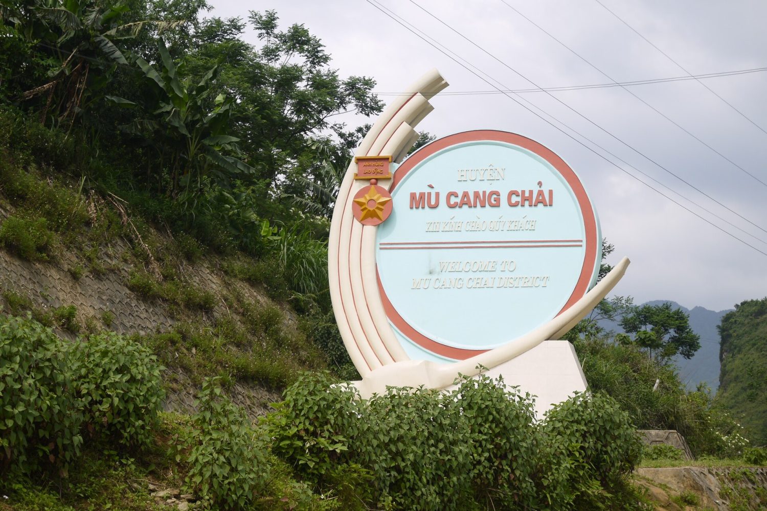 Hơn 2.000 người múa xòe mở màn Lễ hội Văn hóa – Du lịch Mường Lò 2026